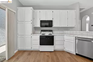 7590 Suncountry Ln, Sacramento, CA 95828 - Photo 14