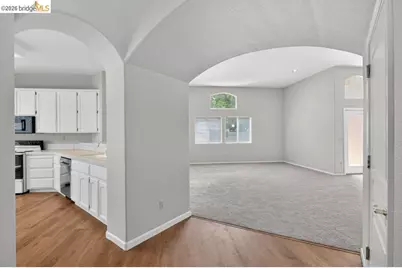 7590 Suncountry Ln, Sacramento, CA 95828 - Photo 6