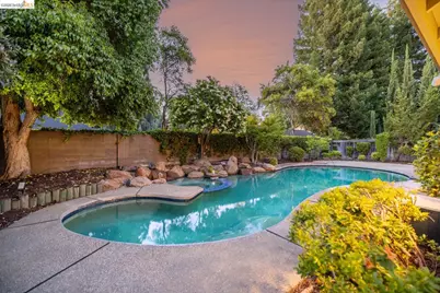 11321 Sutters Mill Cir, Gold River, CA 95670 - Photo 36
