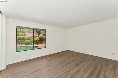 11321 Sutters Mill Cir, Gold River, CA 95670 - Photo 26