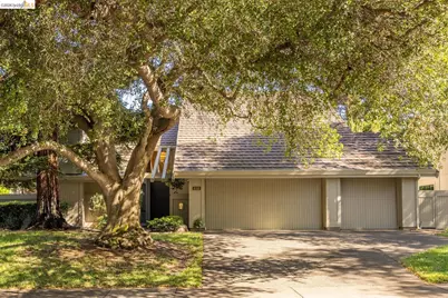 11321 Sutters Mill Cir, Gold River, CA 95670 - Photo 8