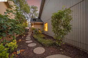 11321 Sutters Mill Cir, Gold River, CA 95670 - Photo 34