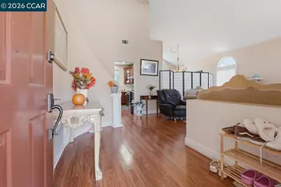 330 Bartlett Ct, Suisun City, CA 94585 - Photo 4