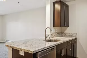 6400 Christie Ave, Emeryville, CA 94608 - Photo 8