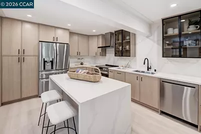 1125 Singingwood Ct #4, Walnut Creek, CA 94595 - Photo 2