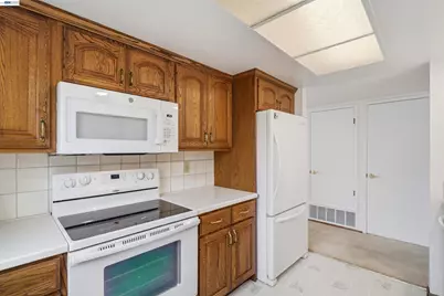 34656 Calcutta, Fremont, CA 94555 - Photo 16