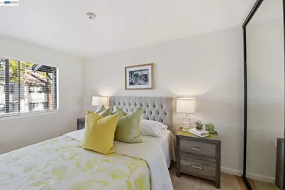 246 Galano Plz, Union City, CA 94587 - Photo 12