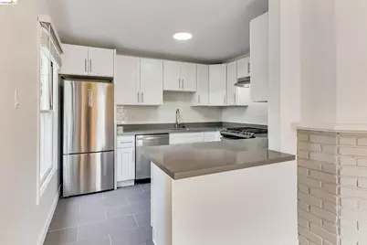 1207 University Ave, Berkeley, CA 94702 - Photo 18