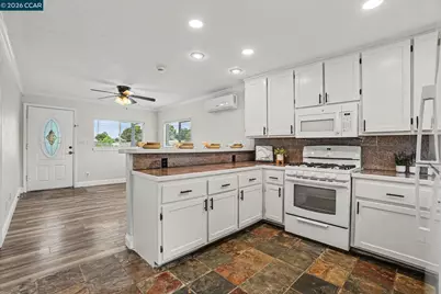 2165 James St, Martinez, CA 94553 - Photo 6