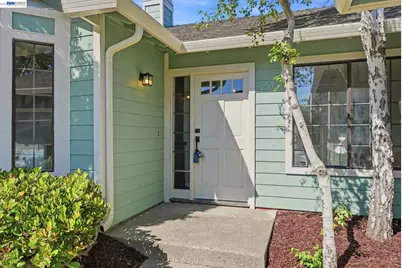 29 Captains Dr, Alameda, CA 94502 - Photo 2