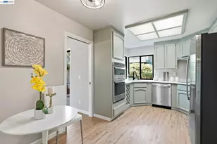 29 Captains Dr, Alameda, CA 94502 - Photo 8
