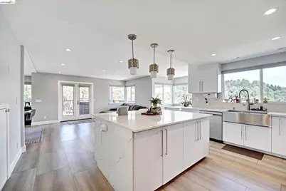 11550 Skyline Blvd, Oakland, CA 94619 - Photo 16