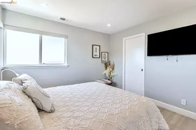 11550 Skyline Blvd, Oakland, CA 94619 - Photo 24