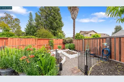 515 Lupine Cir, Vacaville, CA 95687 - Photo 22