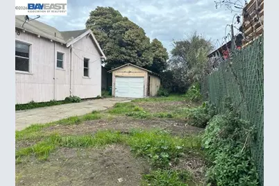 1024 50th Ave, Oakland, CA 94601 - Photo 4