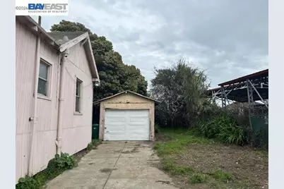 1024 50th Ave, Oakland, CA 94601 - Photo 6