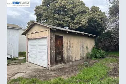 1024 50th Ave, Oakland, CA 94601 - Photo 8