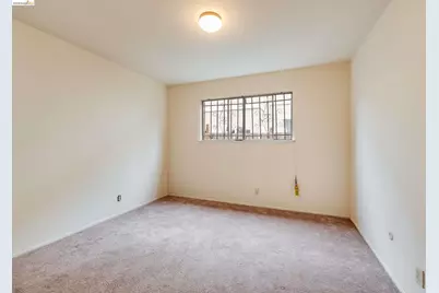 905 24th St, Oakland, CA 94606 - Photo 16