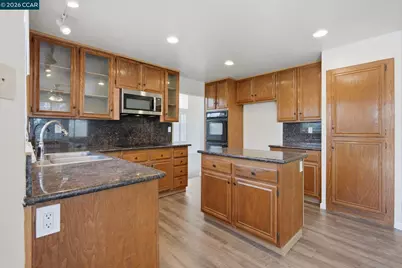 6033 Lakeview Cir, Fairfield, CA 94534 - Photo 22