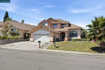 6033 Lakeview Cir, Fairfield, CA 94534 - Photo 2