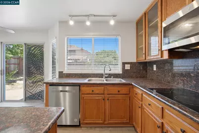 6033 Lakeview Cir, Fairfield, CA 94534 - Photo 24