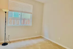 307 Birmingham Ct, Fairfield, CA 94534 - Photo 12