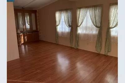202 Queens Way, Pittsburg, CA 94565 - Photo 8
