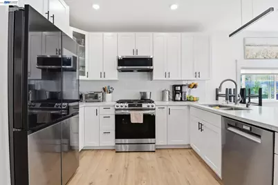 1530 Armstrong #75, Novato, CA 94945 - Photo 8