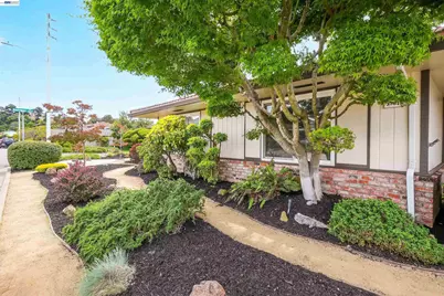 3787 Oakes Dr, Hayward, CA 94542 - Photo 6