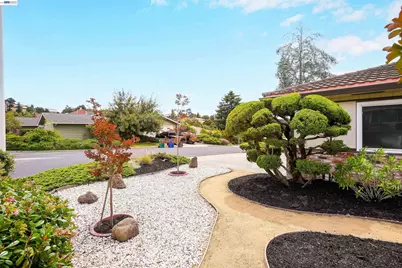 3787 Oakes Dr, Hayward, CA 94542 - Photo 8