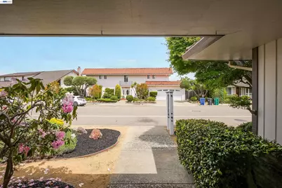 3787 Oakes Dr, Hayward, CA 94542 - Photo 14