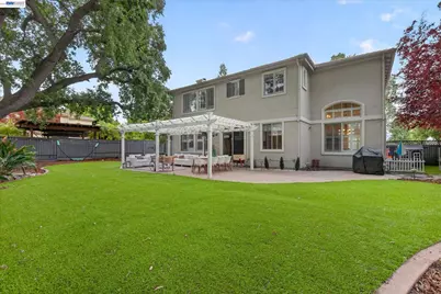 192 Mayhew Way, Walnut Creek, CA 94597 - Photo 2