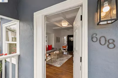 608 58th St, Oakland, CA 94609 - Photo 2