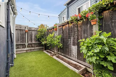 608 58th St, Oakland, CA 94609 - Photo 32