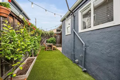 608 58th St, Oakland, CA 94609 - Photo 34