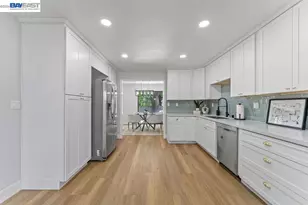 5360 Brookside Ct, Pleasanton, CA 94588 - Photo 2