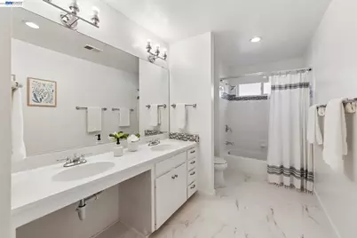 14564 Wake Ave, San Leandro, CA 94578 - Photo 16
