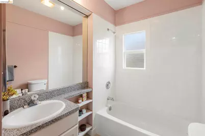 4025 Webster St, Oakland, CA 94609 - Photo 20