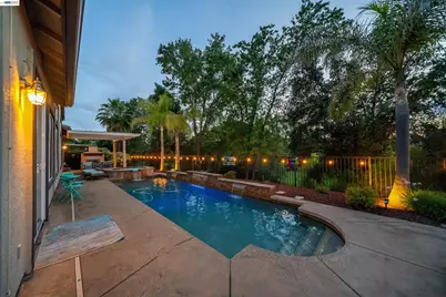 9385 Pinehurst Dr, Roseville, CA 95747 - Photo 38