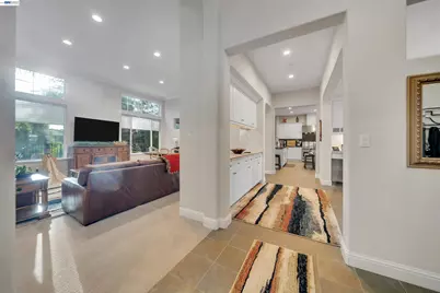 9385 Pinehurst Dr, Roseville, CA 95747 - Photo 8