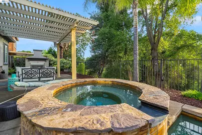 9385 Pinehurst Dr, Roseville, CA 95747 - Photo 36