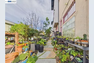 2932 Filbert St #2, Oakland, CA 94608 - Photo 36