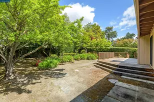 112 Richard Ln, Walnut Creek, CA 94595 - Photo 12
