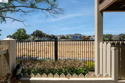 197 Lakeshore Ct, Richmond, CA 94804 - Photo 14
