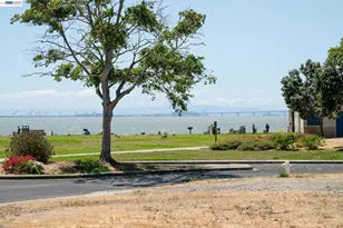 197 Lakeshore Ct, Richmond, CA 94804 - Photo 18