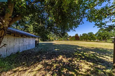 19317 Olive Ave, Sonoma, CA 95476 - Photo 14