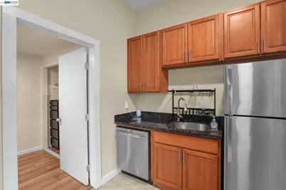 502 Lewis St, Oakland, CA 94607 - Photo 16
