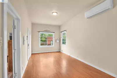 502 Lewis St, Oakland, CA 94607 - Photo 6