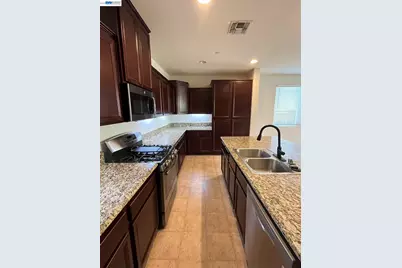 10420 Gianna Ct, Stockton, CA 95209 - Photo 8