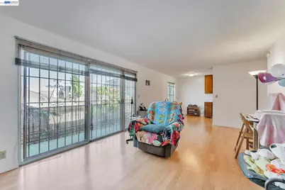 567 Oakland Ave #104, Oakland, CA 94606 - Photo 16